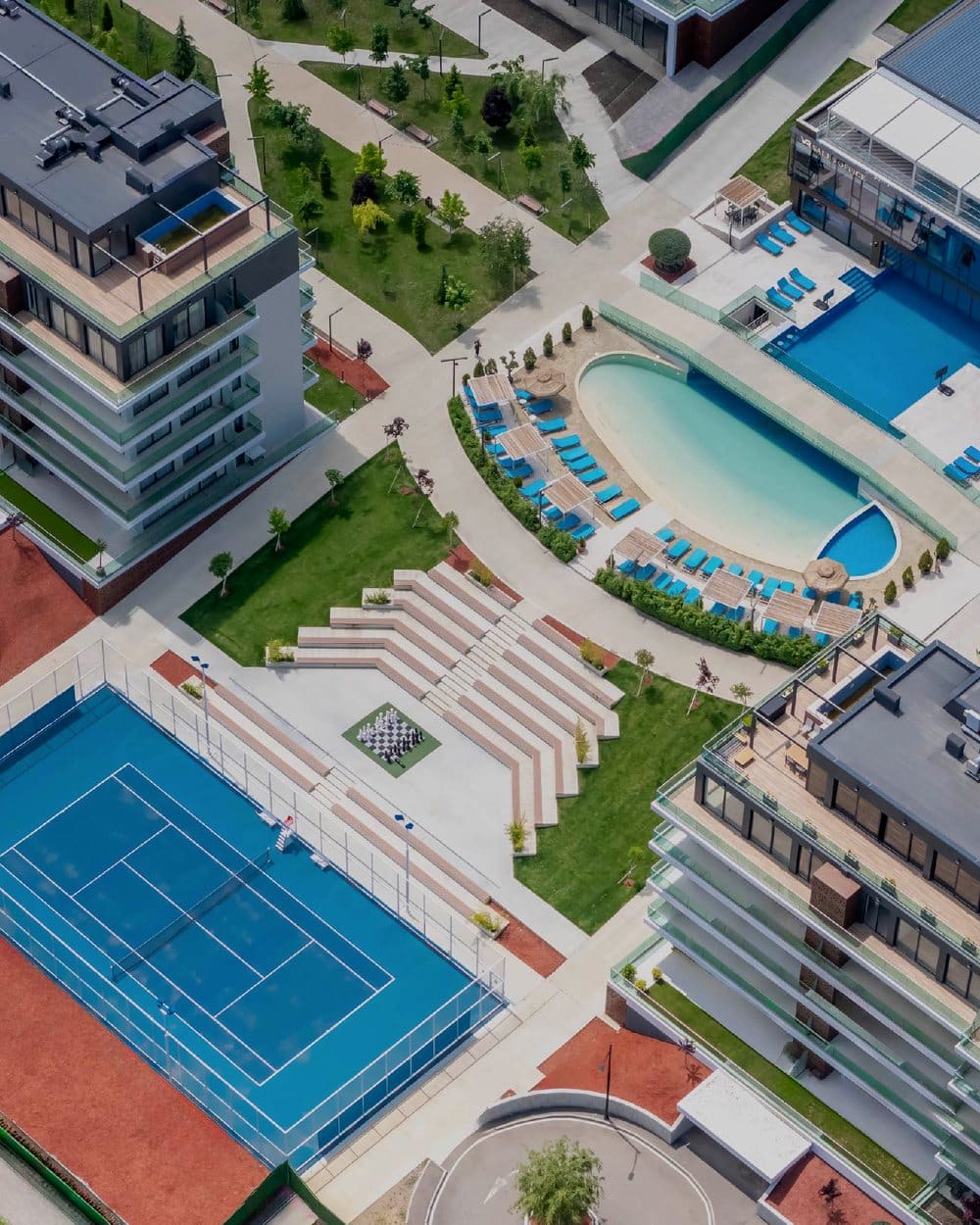 Построенные и заселённые фазы Krtsanisi Resort Residence с высоты